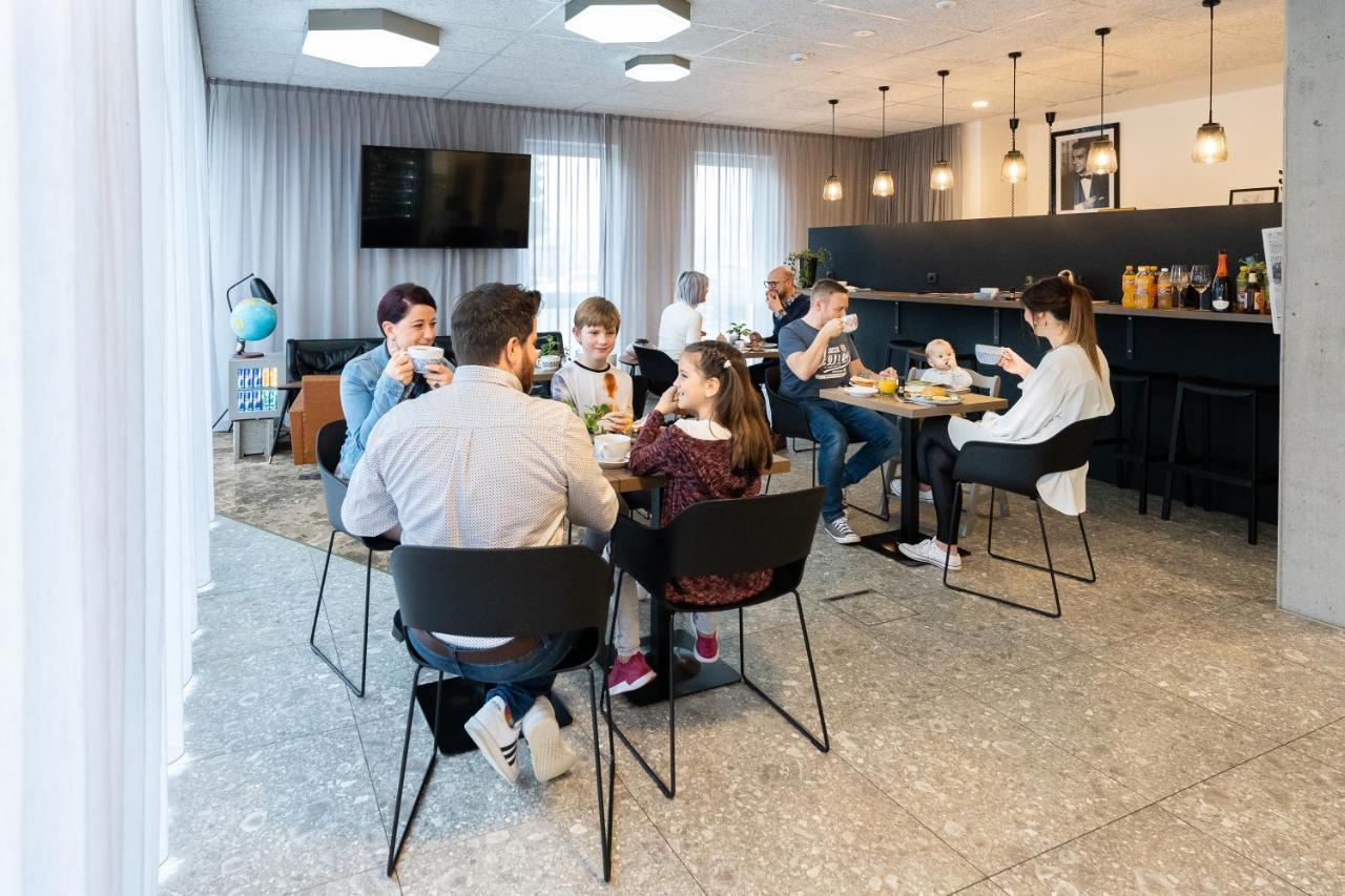 Schlafraum Schluesslberg-dein Smartes Hotel-contactless Check-in Bed & Breakfast *